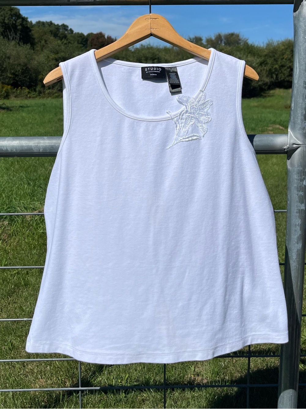 Y2K Liz Claiborne Studio 3D Floral White Tank Top Plus Size 2X Minimal Whimsy